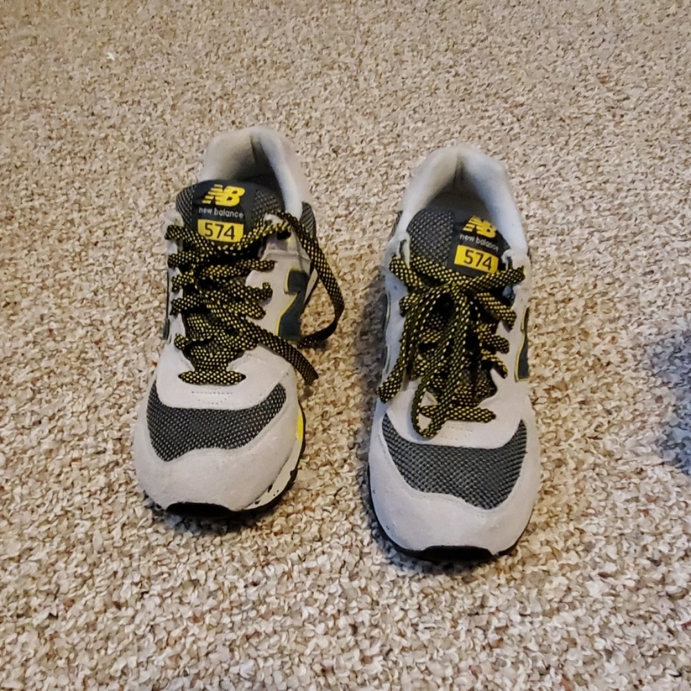 Shoes - Picture 2 of 3